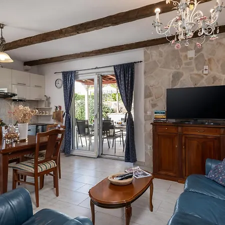 South Estate بيت للعطل Čilipi