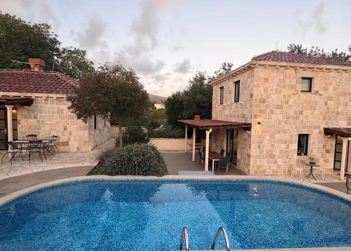 بيت للعطل South Estate